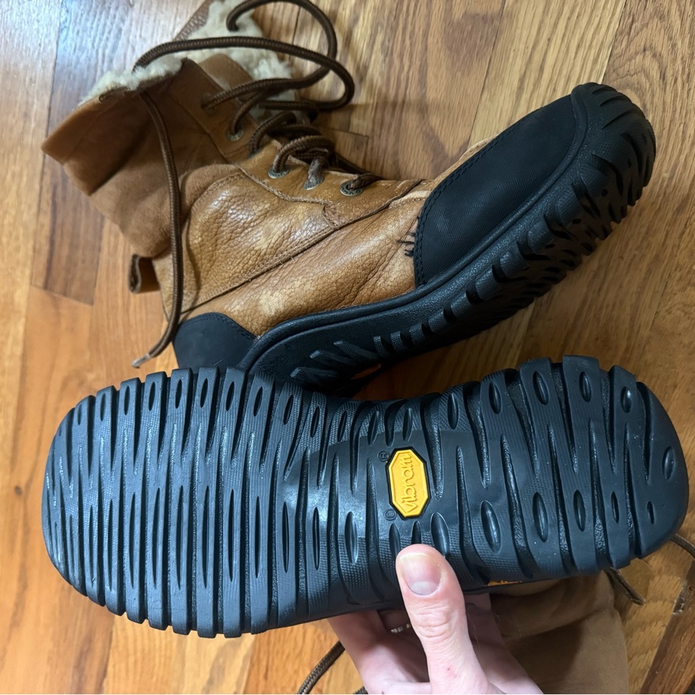 Ugg Adirondack Boots - Picture 4 of 6